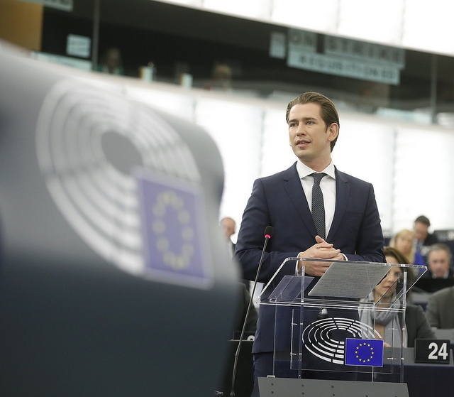 42268231085 02d105ba39 z